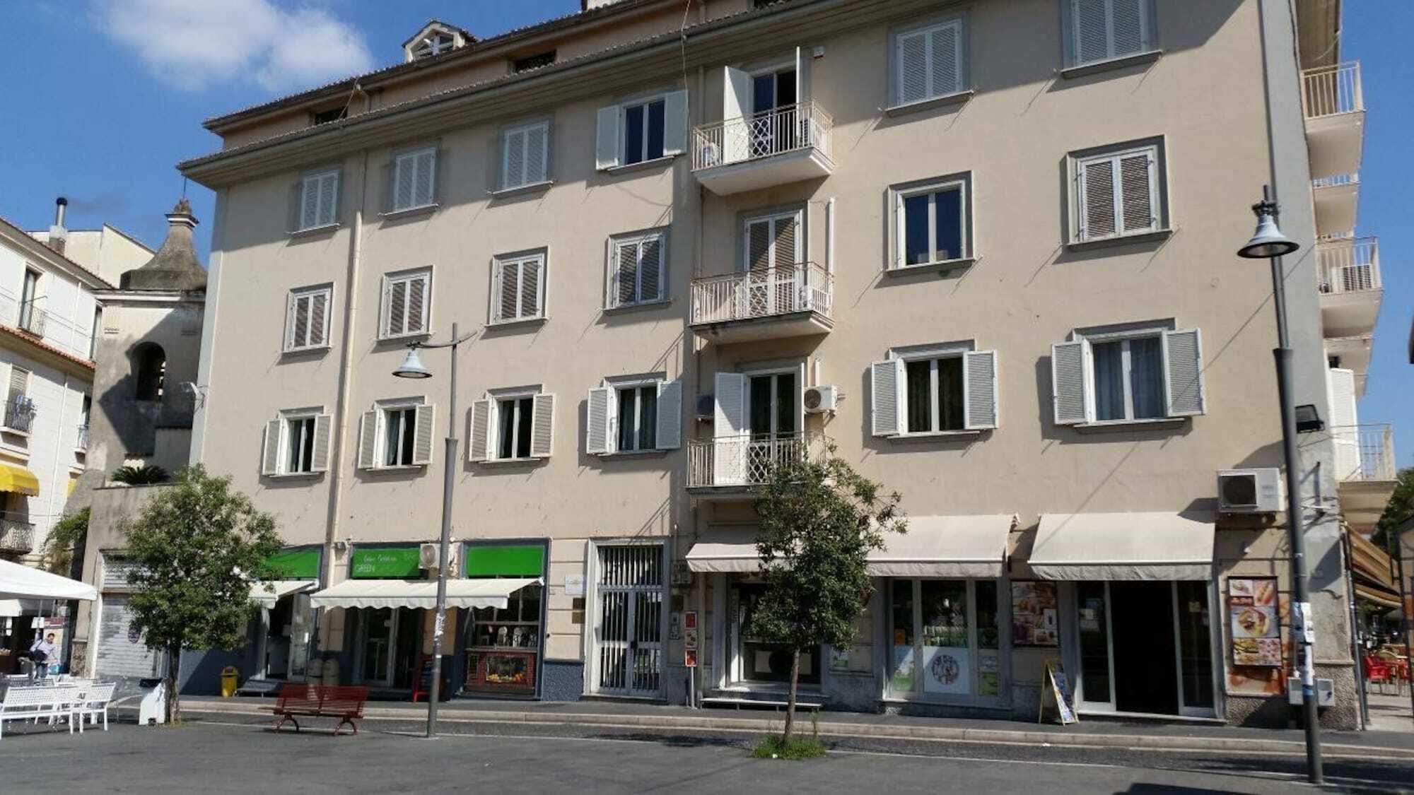 L'Insolita Reggia Caserta Exterior photo